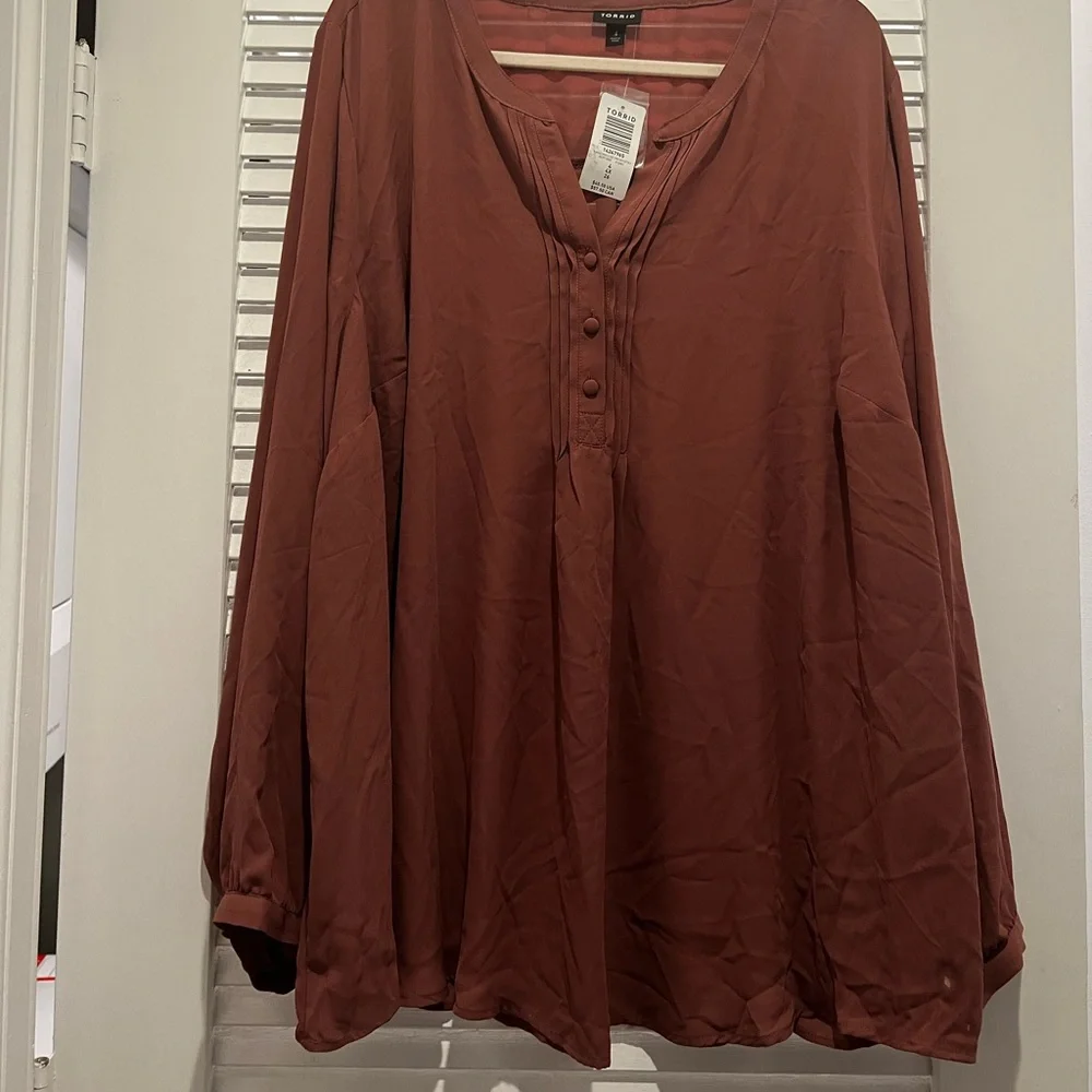 NWT Torrid Long Sleeve Pink Blouse 4X - Picture 2 of 6